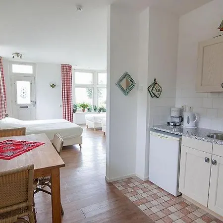 Farm Overleekerhoeve 3*